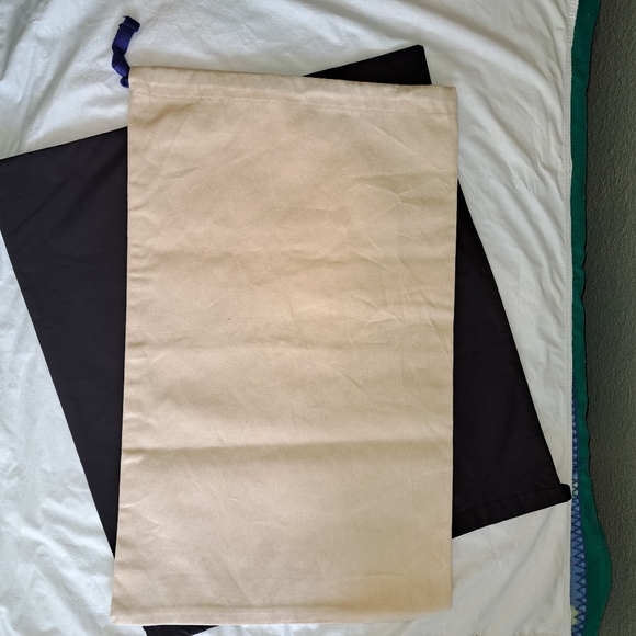 Pair of large Louis Vuitton Dust Bags - Picture 4 of 7